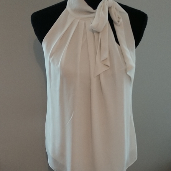 Express Blouse available Black only - Picture 7 of 7